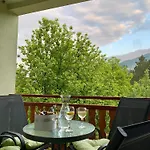 Apartman Lana *